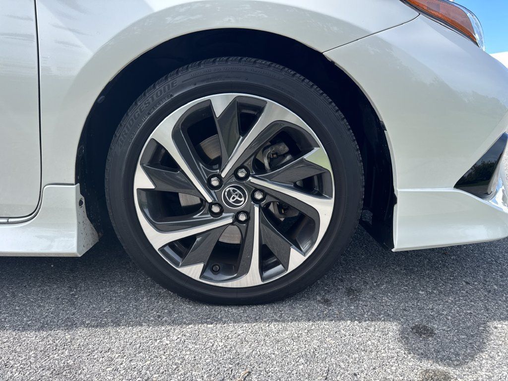 Used 2017 Toyota Corolla iM w/ Carpet Mat Package FWD image 5