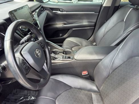 Used 2021 Toyota Camry XSE w/ Cold Weather Package FWD image 9