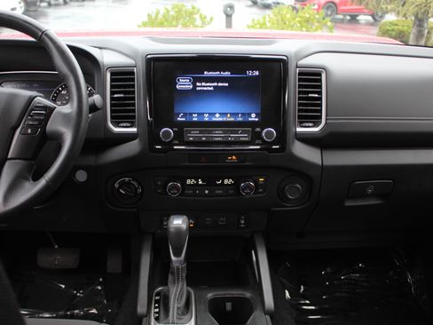 Used 2022 Nissan Frontier SV image 20