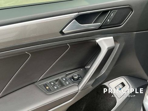 Used 2024 Volkswagen Tiguan SE R-Line image 13