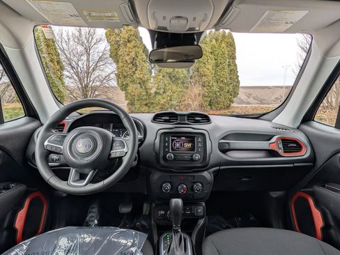 Used 2020 Jeep Renegade Sport image 12