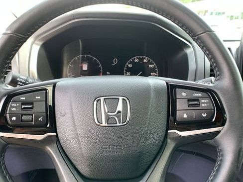 Used 2025 Honda Odyssey EX-L image 16
