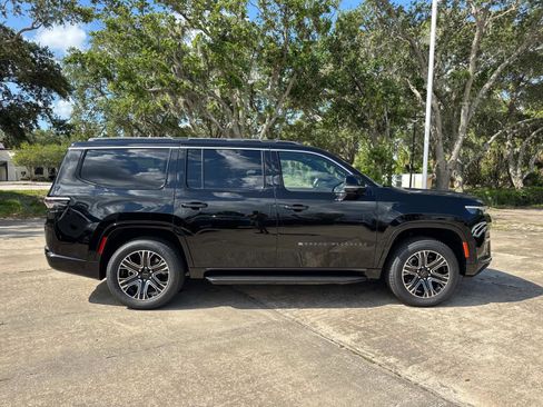 New 2026 Jeep Grand Wagoneer 2WD image 2