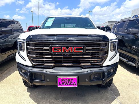 Used 2023 GMC Sierra 1500 AT4X AWD/4WD image 2