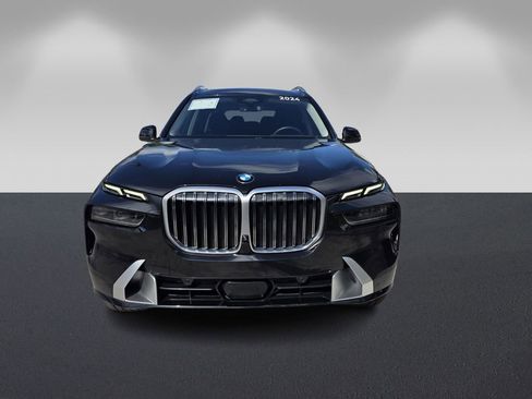Used 2024 BMW X7 xDrive40i image 2