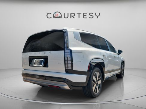 New 2026 Hyundai Ioniq 9 SEL image 4