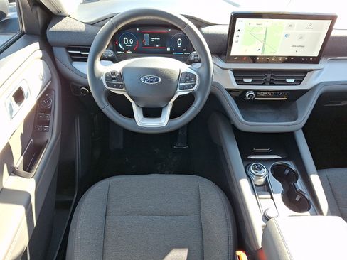 Certified 2025 Ford Explorer Active AWD/4WD image 14