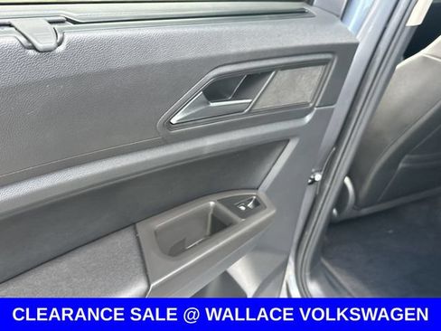 Certified 2021 Volkswagen Atlas SE w/ Panoramic Sunroof Package FWD image 12