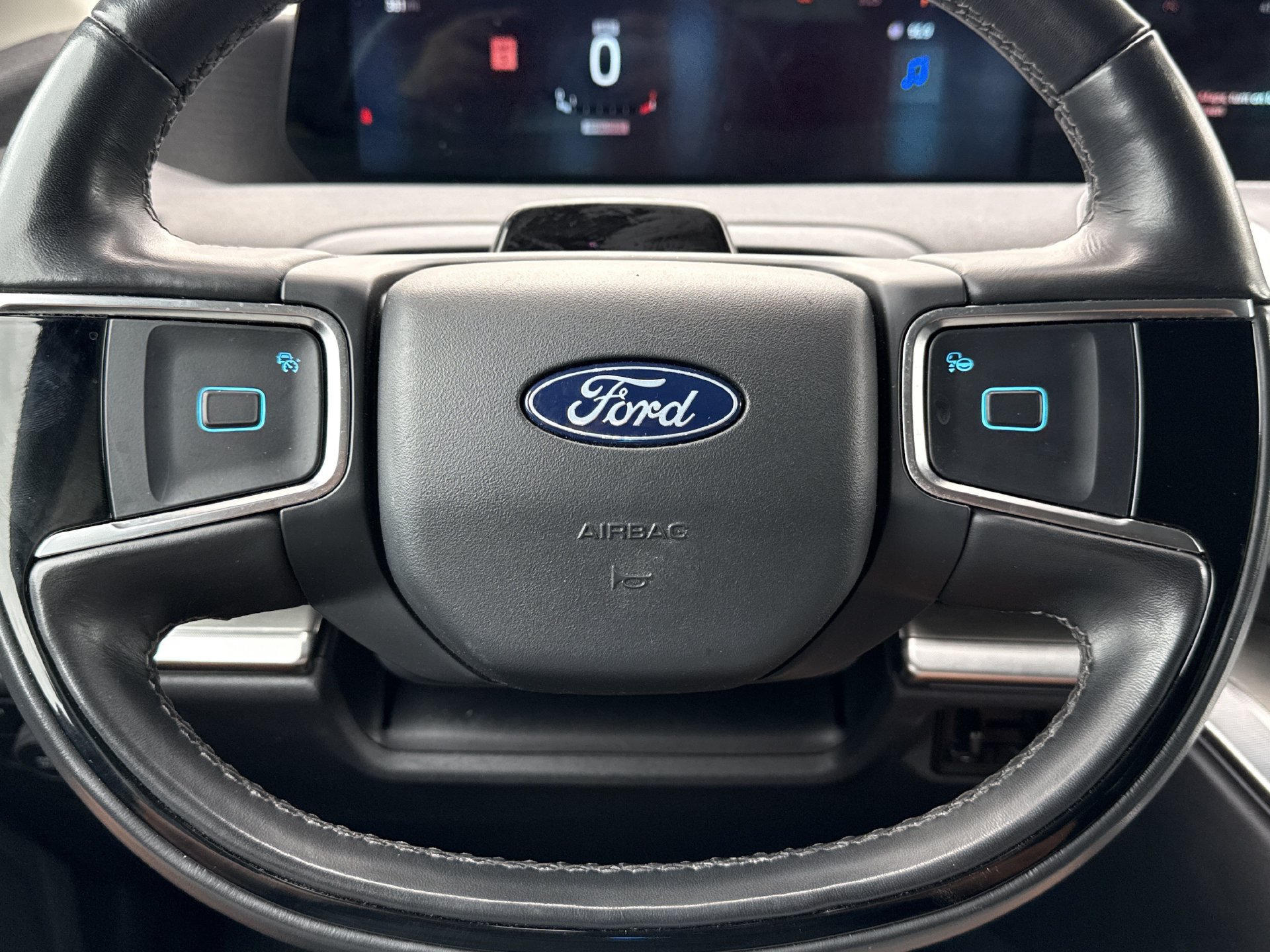 Used 2025 Ford Expedition Max Platinum AWD/4WD image 11