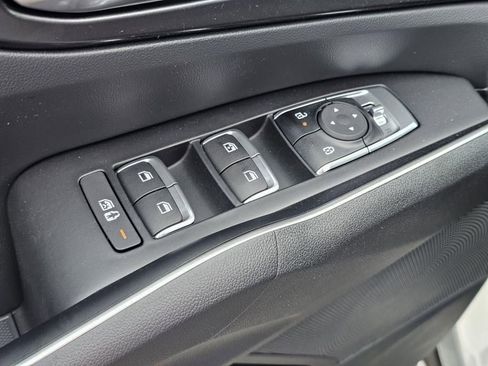 New 2026 Kia Sorento S FWD image 17