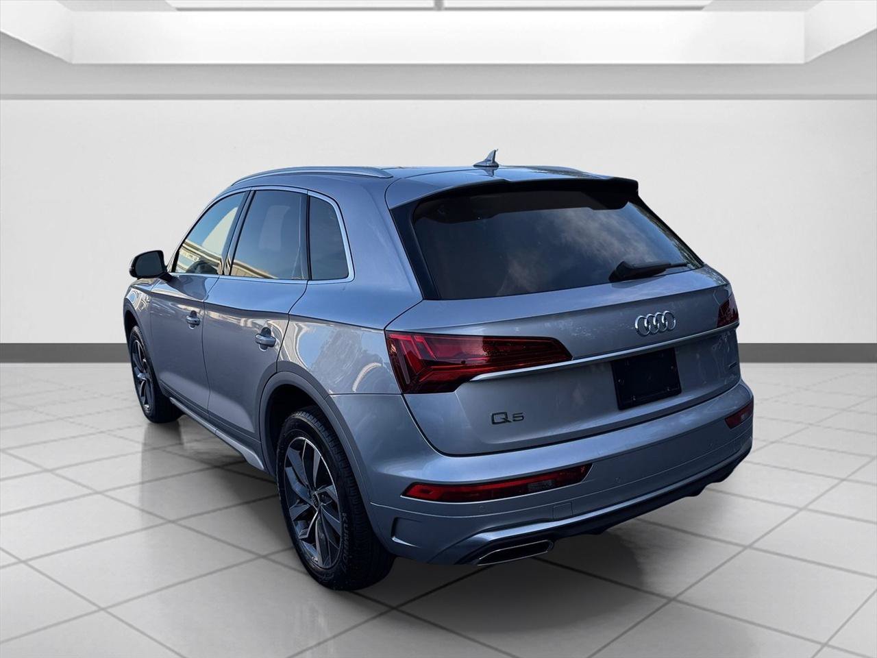 Used 2023 Audi Q5 2.0T Premium Plus w/ Premium Plus Package AWD/4WD image 8