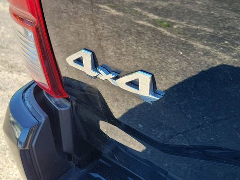 Used 2020 Toyota Tacoma SR AWD/4WD image 7