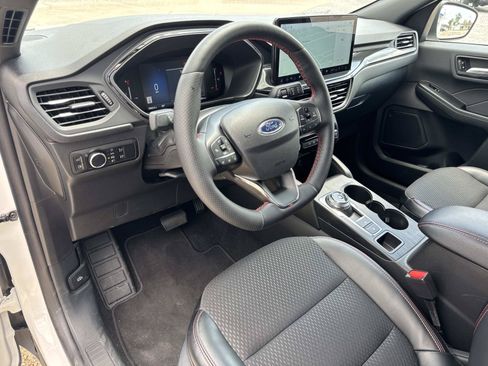 New 2025 Ford Escape ST-Line w/ Equipment Group 301A FWD image 10