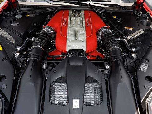 Used 2023 Ferrari 812 GTS RWD image 13