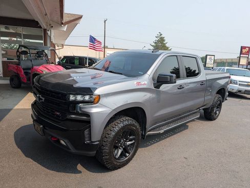 Used 2021 Chevrolet Silverado 1500 LT Trail Boss w/ Convenience Package II AWD/4WD image 3