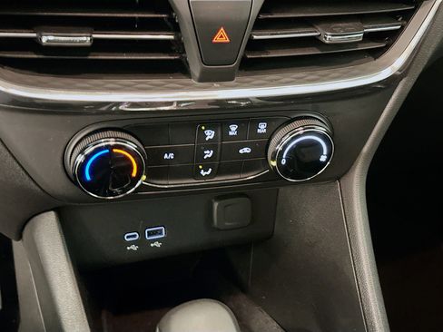 Used 2025 Buick Encore GX Preferred image 23