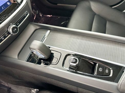 Used 2025 Volvo S60 B5 Core image 15