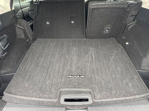 Used 2025 Nissan Rogue SV FWD image 21
