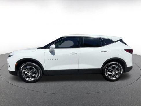 Used 2025 Chevrolet Blazer LT FWD image 8