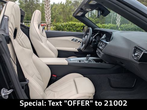 Used 2024 BMW Z4 sDrive30i w/ Shadowloine Package RWD image 13