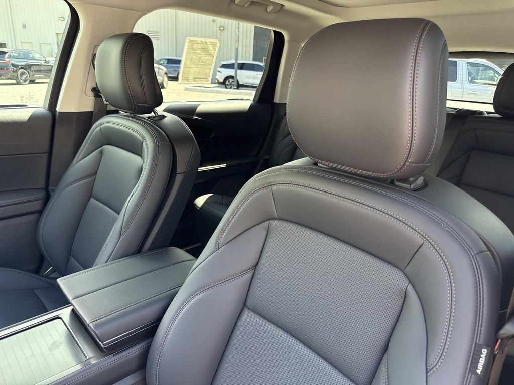 New 2026 Lincoln Nautilus Premier w/ Equipment Group 102A AWD/4WD image 21