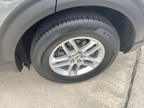 Used 2025 Ford Explorer Active image 4