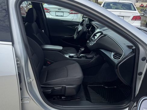 Used 2021 Chevrolet Malibu LT image 28