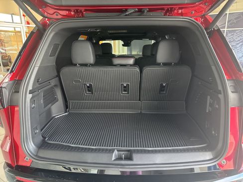 New 2026 Chevrolet Traverse RS w/ LPO, Floor Liner Package image 11