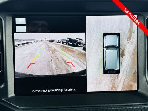 Used 2024 Ford Bronco Badlands image 9