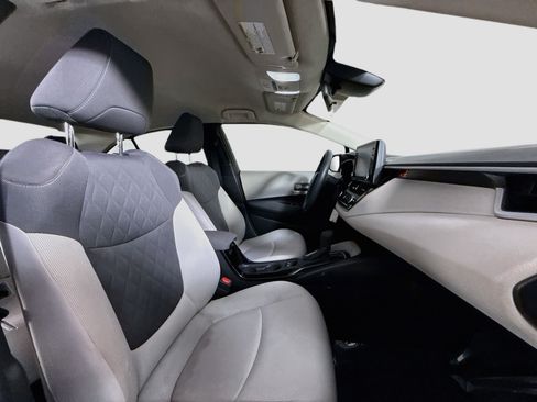Used 2022 Toyota Corolla LE FWD image 29
