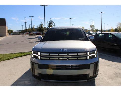 Used 2025 Hyundai Santa Fe SE image 3