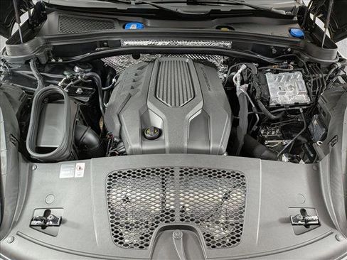 New 2026 Porsche Macan image 23