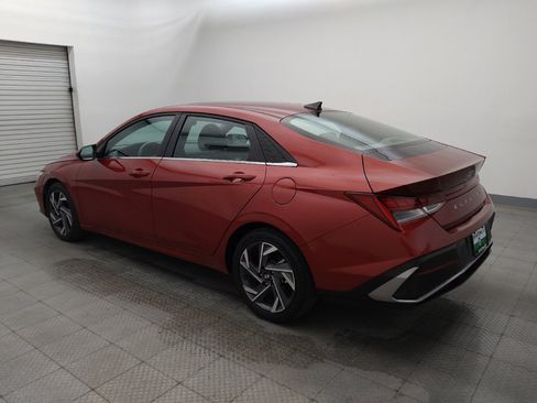 Used 2025 Hyundai Elantra SEL FWD image 3