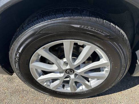 Used 2019 Nissan Rogue SV FWD image 29