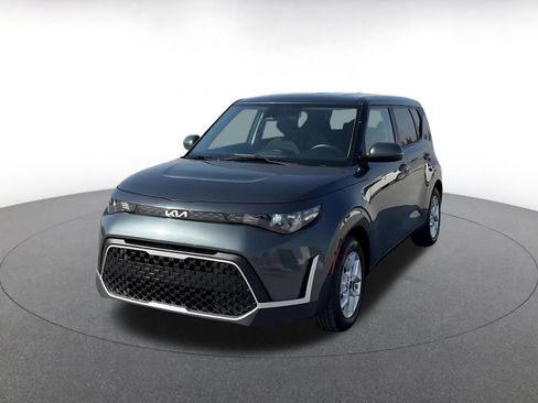 Used 2025 Kia Soul LX w/ LX Technology Package FWD image 7