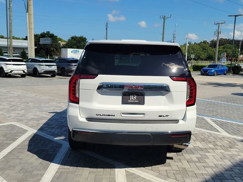 Used 2023 GMC Yukon SLT w/ SLT Premium Package AWD/4WD image 4