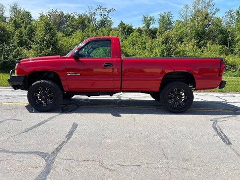 Used 2005 Chevrolet Silverado 2500 LS w/ Heavy-Duty Power Package AWD/4WD image 3