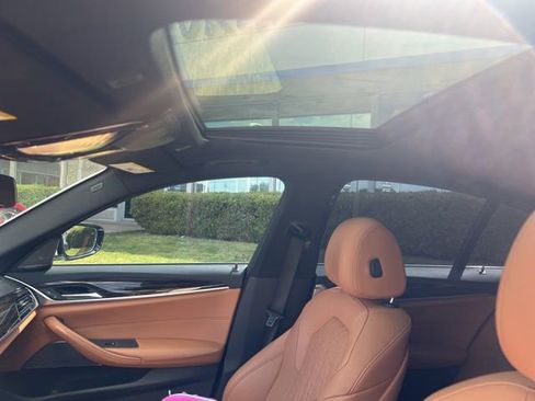 Used 2021 BMW 530i xDrive w/ Premium Package AWD/4WD image 8