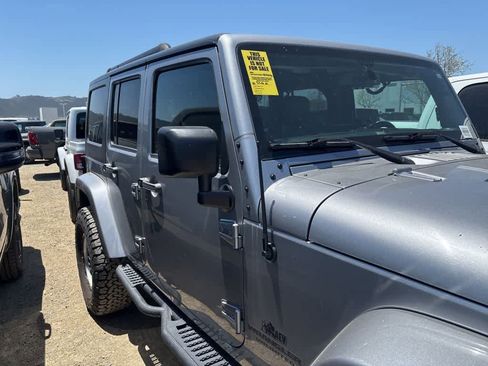 Used 2017 Jeep Wrangler Unlimited Sahara AWD/4WD image 6