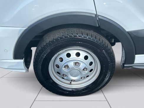 Used 2022 Ford Transit 350 XLT image 9