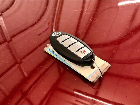 Used 2021 Nissan Rogue SV image 9