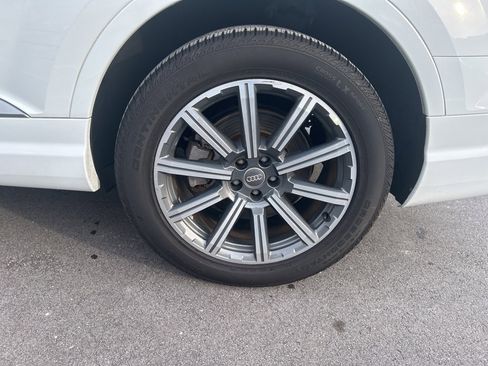 Used 2017 Audi Q7 3.0T Premium Plus w/ Premium Plus Package image 9