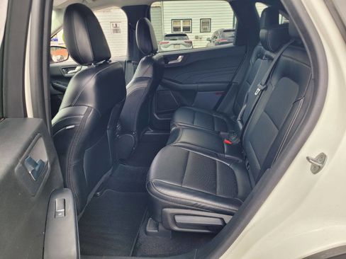 Used 2023 Ford Escape Platinum image 14