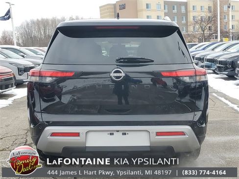 Used 2023 Nissan Pathfinder SL image 5