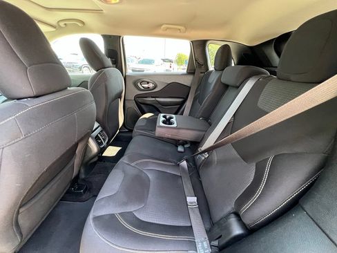 Used 2015 Jeep Cherokee Latitude FWD image 20