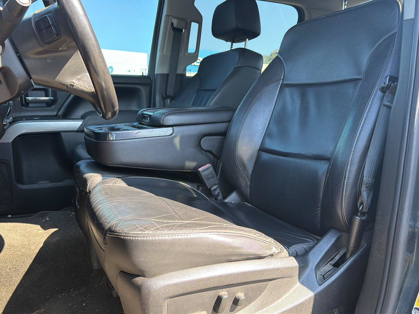 Used 2017 Chevrolet Silverado 1500 LT w/ All Star Edition AWD/4WD image 8