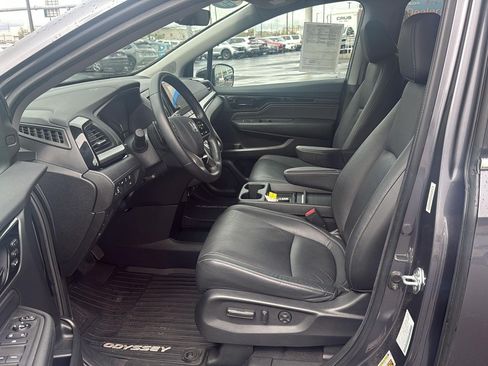 Used 2024 Honda Odyssey Touring image 18