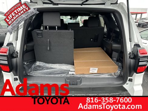 New 2026 Toyota 4Runner SR5 image 7