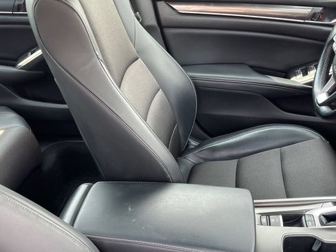 Used 2018 Honda Accord Sport image 10