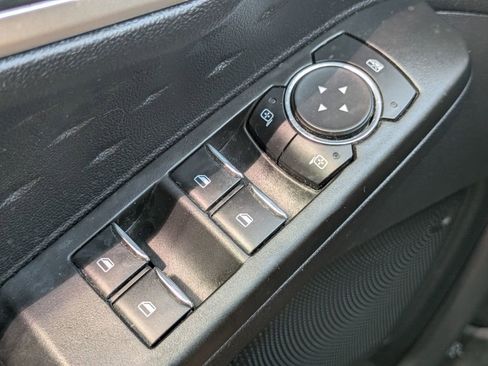 Used 2020 Ford Escape SE FWD image 23